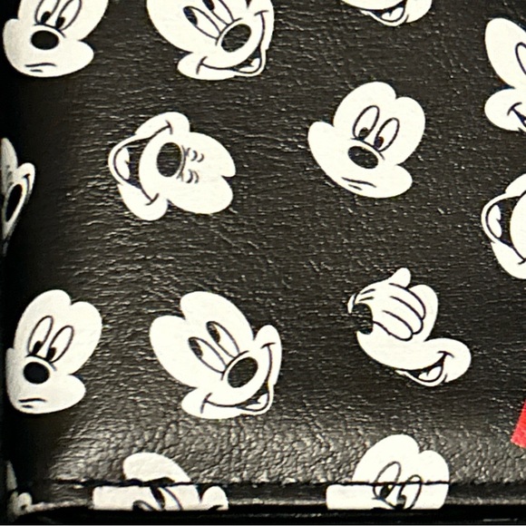 Disney Mickey Mouse Wallette black & white w/ logo & Red M unisex bi-fold new - Picture 5 of 8